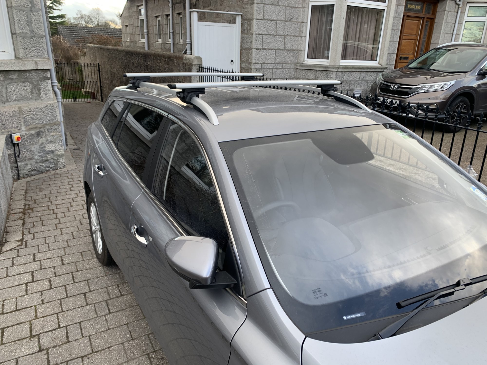 mg zs ev bike rack