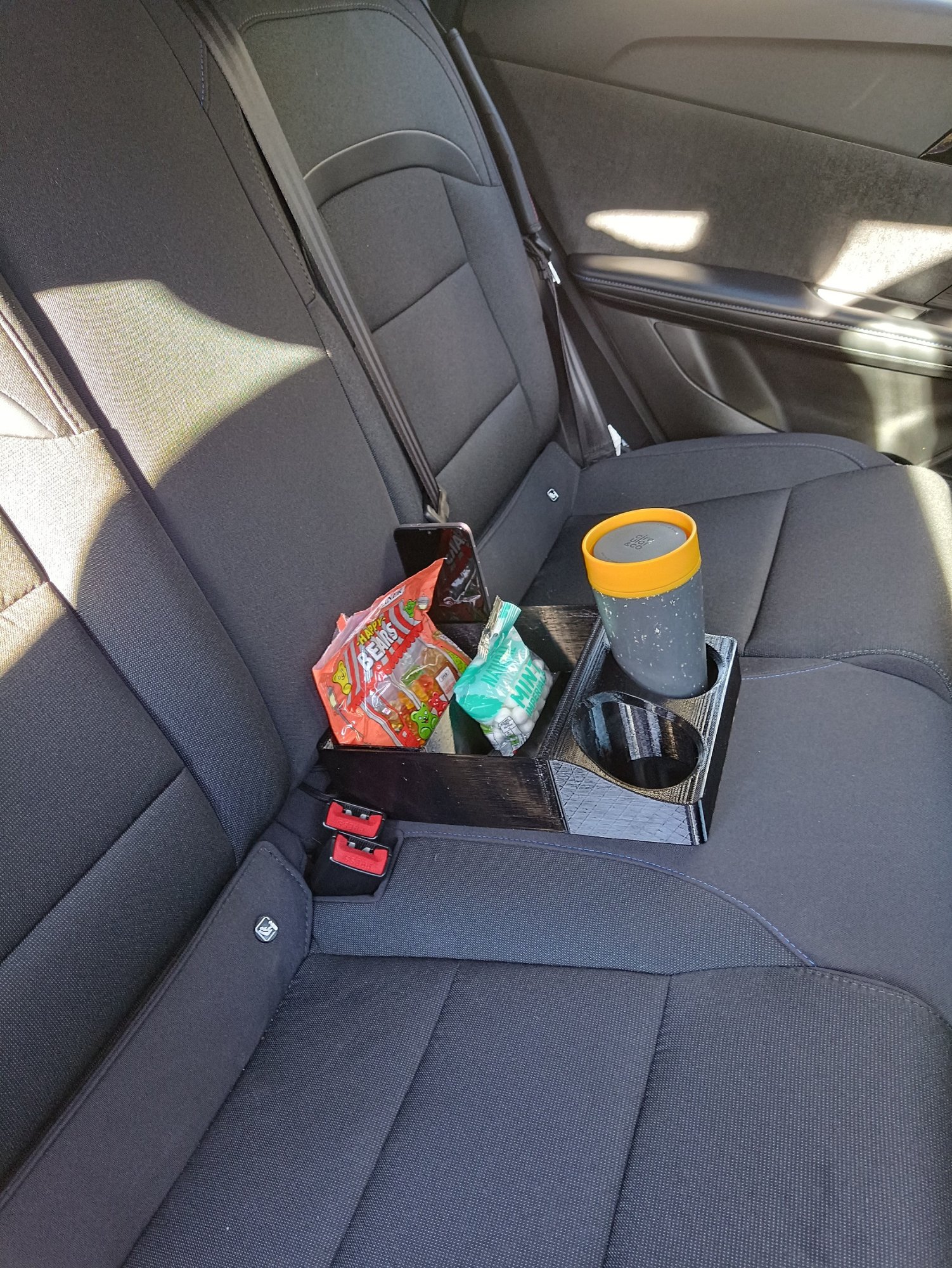 MG4 Back Seat Organiser with drink snacks SML.jpg