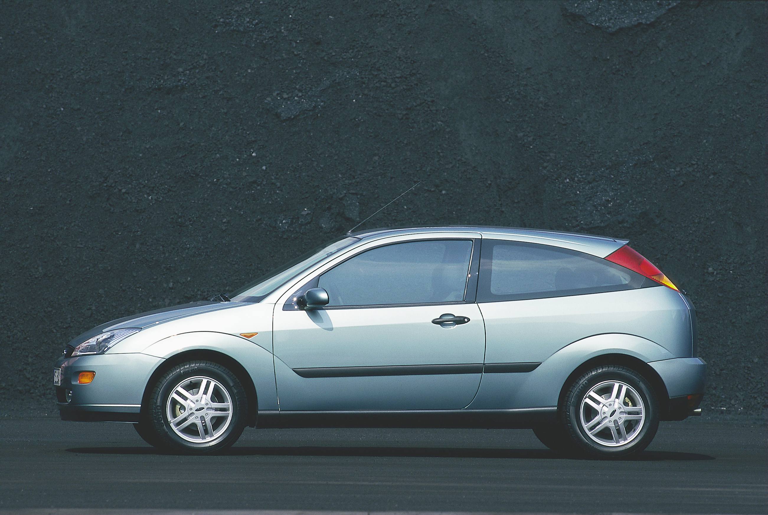 ford-focus-3dr-001.jpg